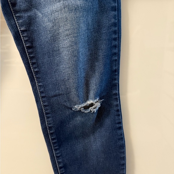 💸CLEARANCE 4/$15💸 Royalty For Me Dark Blue Ankle Jeans - Picture 3 of 6